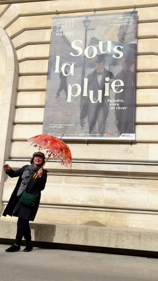 Sophie Moisan est dans son élément au musée de Nantes. Magnifique expo de peintures et photos sur le thème de la pluie. #souslapluie #pluie #undertherain #artiti